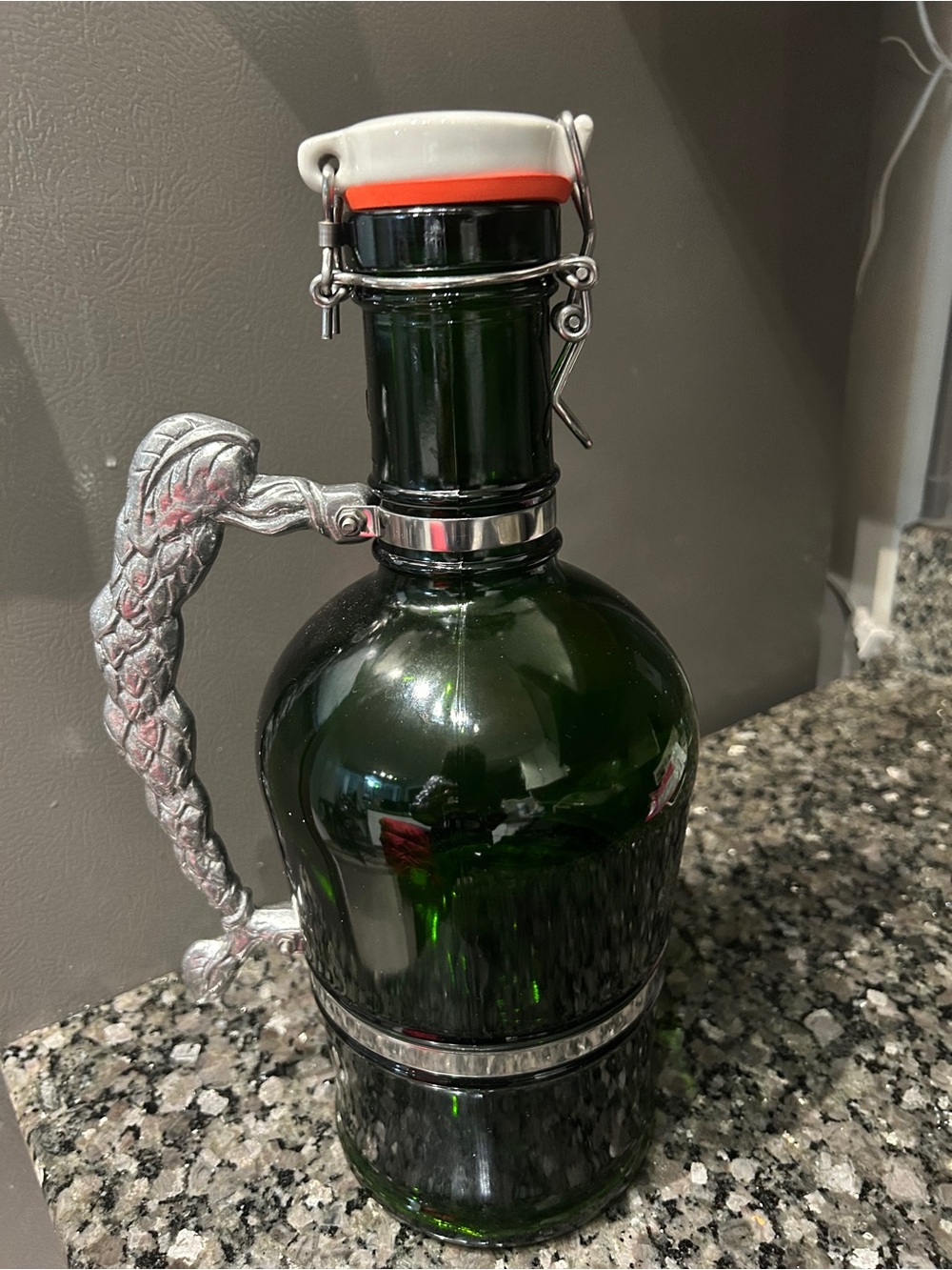 Muster Geschutzt Vintage Dark Green Glass Beer Growler with Ornate pewter handle